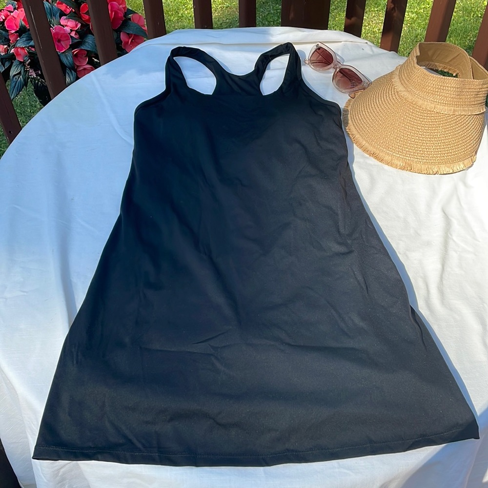 Active dress with shorts similar to abercrombie traveler dress size small